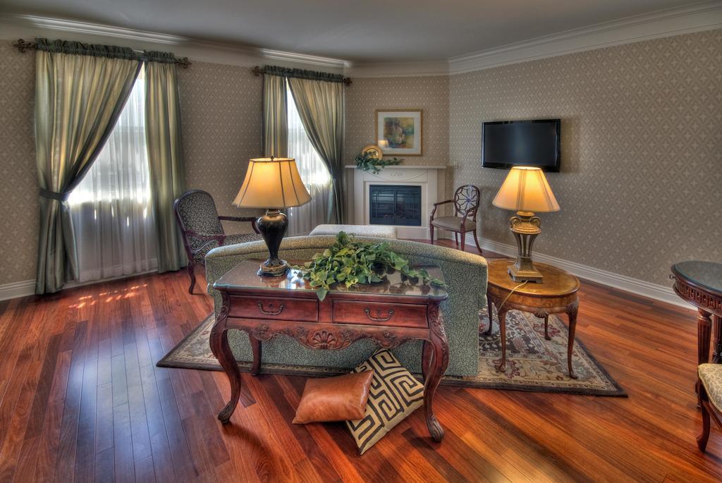 Charley Creek Inn Wabash 외부 사진