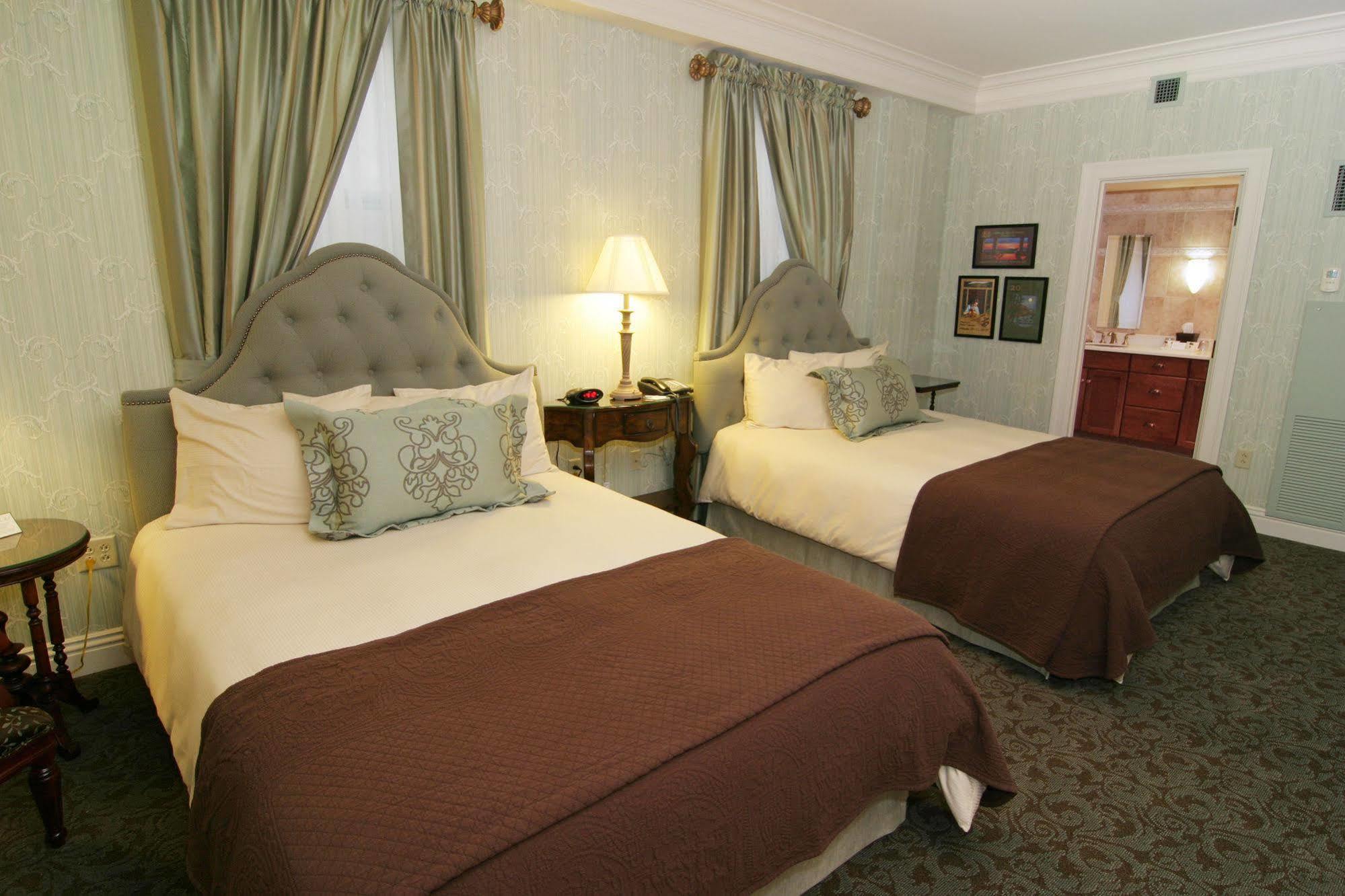 Charley Creek Inn Wabash 외부 사진